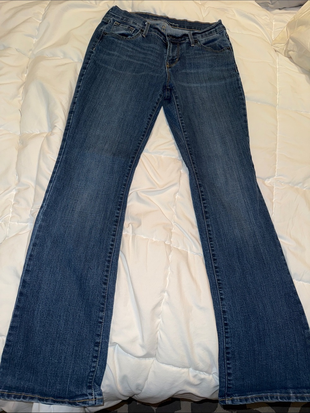 Old Navy / size 6 / boot cut Jeans